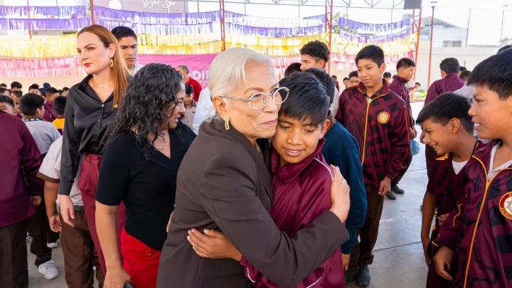 Reciben estudiantes indígenas apoyos para dignificar su internado