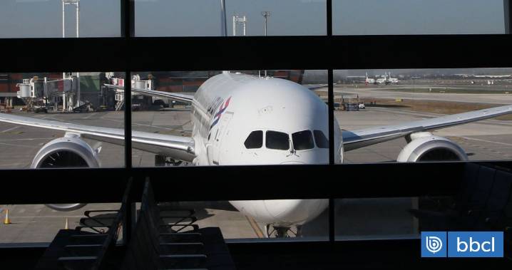 "Fue broma": pasajero que dio falsa alarma de bomba en Aeropuerto de Santiago arriesga deportación