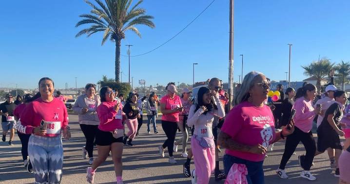 Más de un centenar corren por la prevención de cáncer en Rosarito