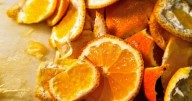 3 formas ingeniosas de usar la cáscara de naranja y darle una segunda vida a esta fruta