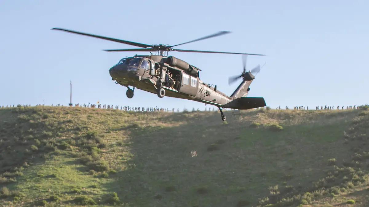Helicóptero y avión de la Marina de EU se estrellan en el Mar de China Meridional