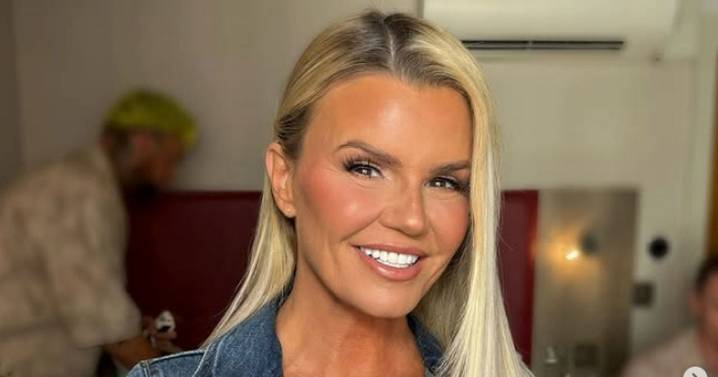 Kerry Katona confesses to kissing major singer in gobsmacking moment on tour