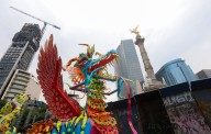 Alebrijes y zombis llenan CDMX por Día de Muertos