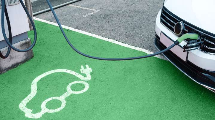 EV market faces decline as federal tax credits vanish