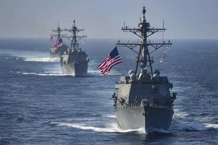 Senadores demócratas y republicanos de EEUU cuestionan legalidad de ataque militar contra embarcaciones en el Caribe