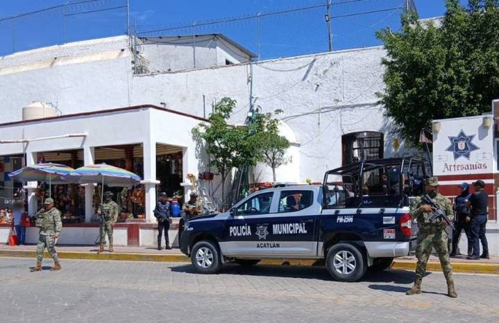 Rescatan a hombre de secuestro virtual en Acatlán y evitan pago millonario