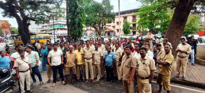 Mormugao civic employees stage token one