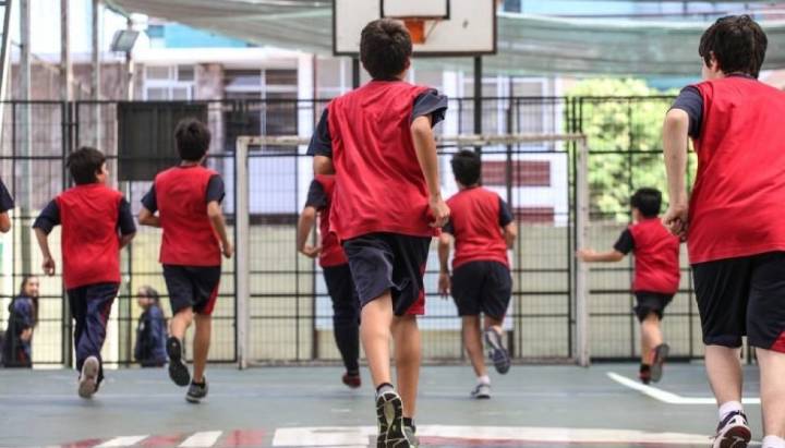 Chile aprueba ley que suma 60 minutos diarios de actividad física en colegios