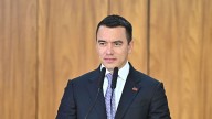 El presidente de Ecuador denuncia un intento de envenenarlo con "tres químicos" ocultos en mermeladas y licor