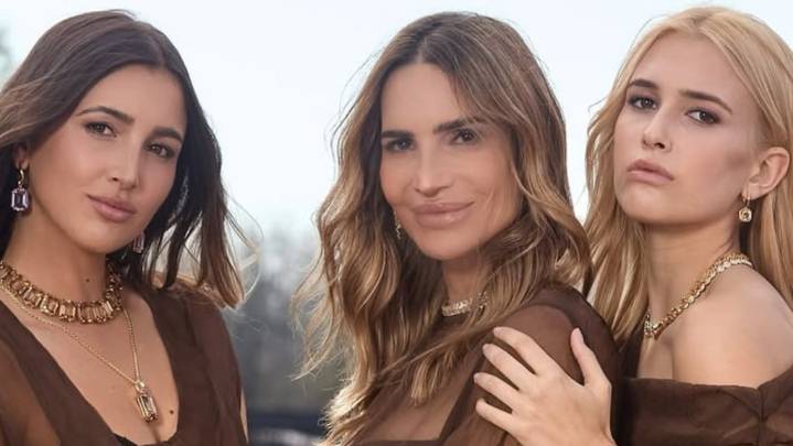 María Vázquez posó junto a sus hijas Mía y Myla Cambiaso, a juego y con joyería: “Triple M”