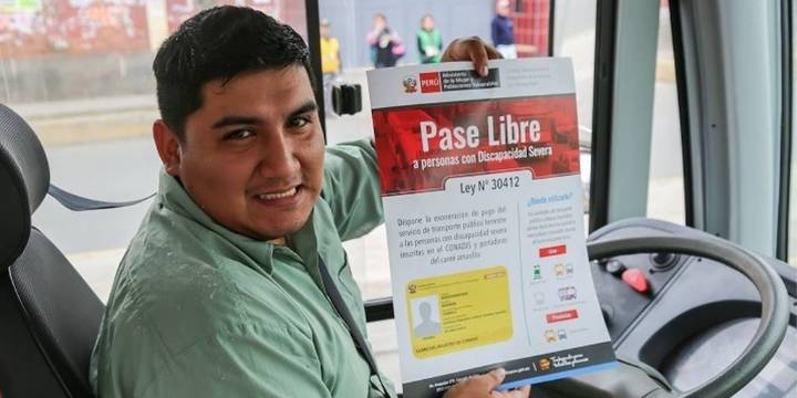 Pase libre por discapacidad severa deberá señalizarse en el transporte público
