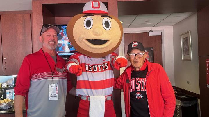 Ohio State graduate continues to make cherished walk to Ohio Stadium 80 years later