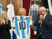 Rod Stewart fue declarado Huésped de Honor en la Legislatura Porteña y sorprendió cantando su clásico