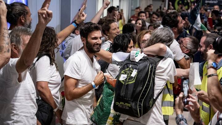 Los 28 miembros de la Flotilla aún retenidos por Israel regresarán hoy a España, según el ministro de Exteriores