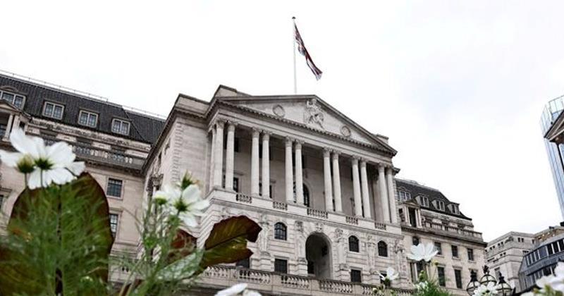 “Bank of England Eyes Further Rate Cuts as Inflation Shows Signs of Lingering”