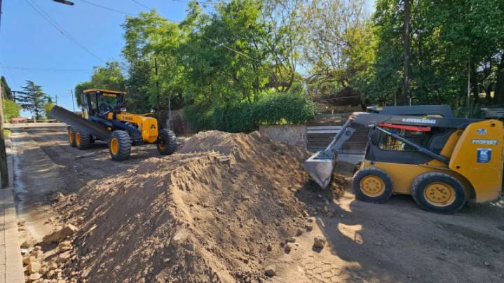 Avanza la pavimentación en Río Ceballos: comenzó la segunda etapa de obras en calle Charcas