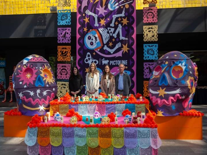 Papalote Museo del Niño honra tradiciones con Ofrenda Estelar