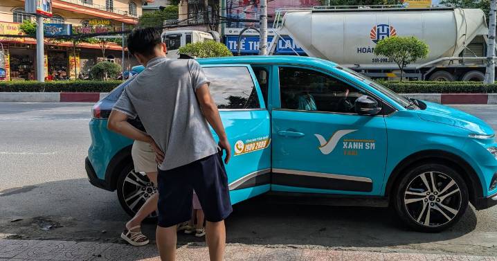Foreign Office says UK tourists assaulted and targeted by 'taxi drivers' in hotspot