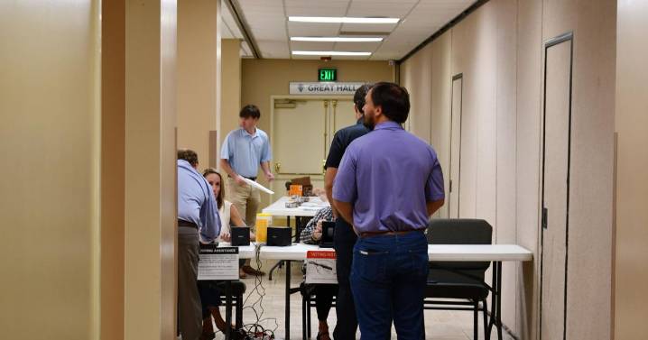 Bill filed to restrict who can serve in state, county offices