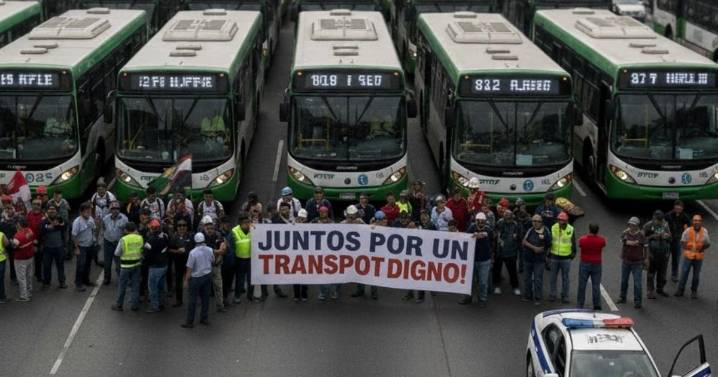 Lo que piden los transportistas para no cerrar calles y avenidas en CDMX tras aplazar bloqueos