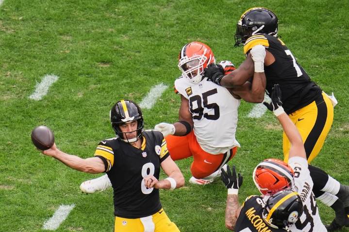 Aaron Rodgers throws for 2 TDs as Steelers continue home dominance of Browns in 23