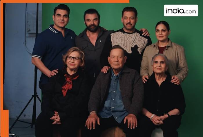 Salman Khan's father Salim Khan makes rare appearance with Salma Khan and Helen, poses with entire family for...