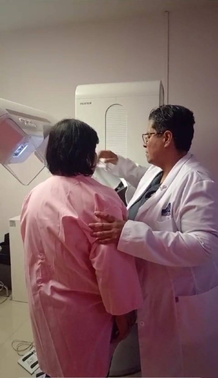 Conmemora Estado el mes rosa con mastografías 
