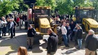 “Queremos transitar, no nadar”: fuerte tractorazo de productores contra un intendente bonaerense