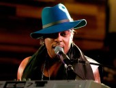 D’Angelo, Grammy-winning singer whose ‘Brown Sugar’ launched the neo-soul movement, dies at 51 – Hartford Courant