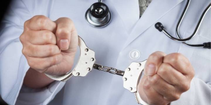 Condenan a médico y paciente de EsSalud por cobrar y pagar por informe de pensión por invalidez