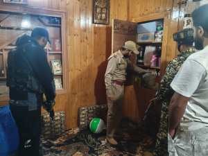 J&K: Police conducts raids on residences of 21 terror associates