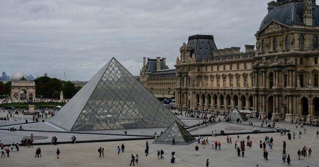 Thieves strike Louvre in daring jewel heist as the world’s most visited museum shuts
