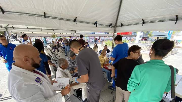 Realiza IMPAS jornada de salud preventiva con atención médica en Plaza de Armas