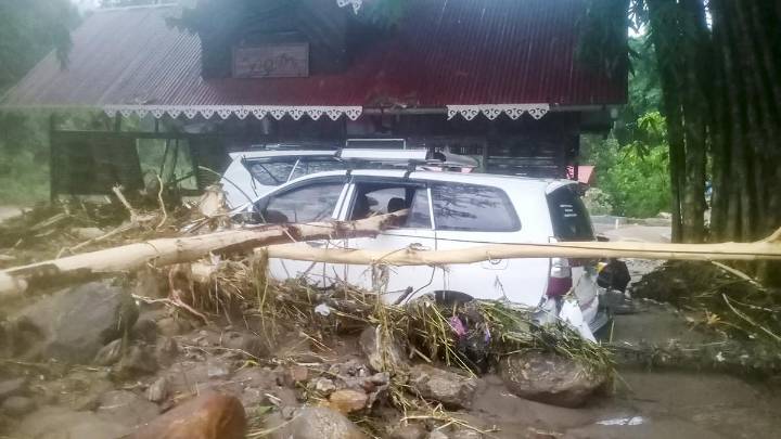 Nine Dead, Two Missing as Torrential Rain Triggers Massive Landslides in Darjeeling