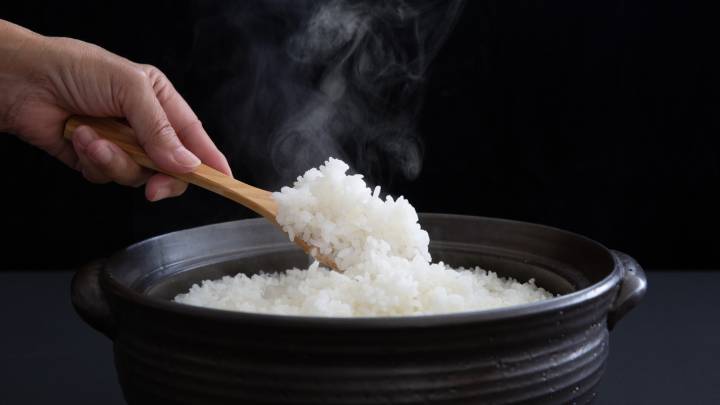 Give Rice The French Onion Soup Treatment For A Brilliant Baked Dish