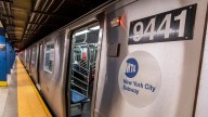 Aumento de tarifas del transporte público en NY: cuándo y cuánto subirán