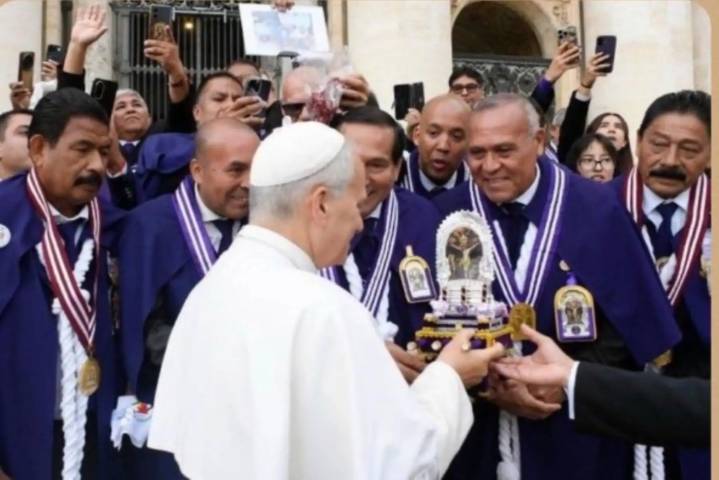 Papa León XIV recibió a representantes de hermandades del Señor de los Milagros