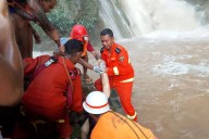 Cuatro muertos arrastrados por cascada en Maynmar