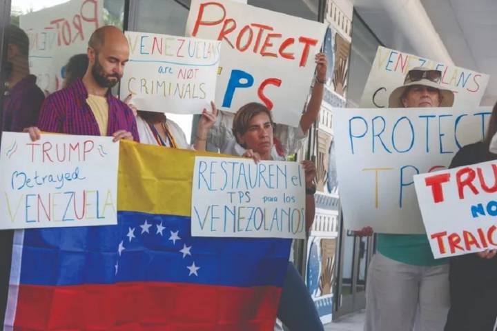 Opciones a las que pueden aplicar venezolanos afectados por el fin del TPS