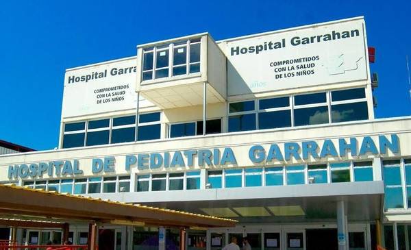 El Garrahan lo hizo de nuevo: mejora la niña internada por un experimento de ciencias