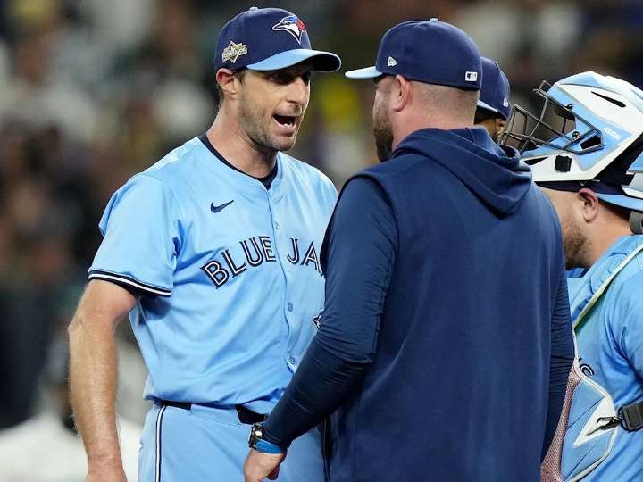 Blue Jays won but the internet is obsessed with Max Scherzer's 'Canadian heritage moment'