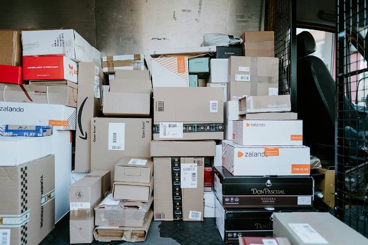 India Post To Roll Out Mail, Parcel Services With 24