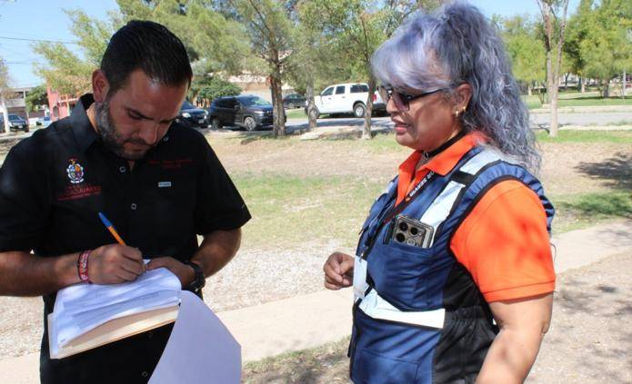 Escucha Municipio peticiones de vecinos en Bosques de Waterfill