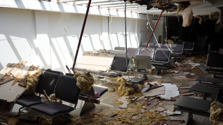 Reabren aeropuertos en Jamaica tras el paso del huracán Melissa