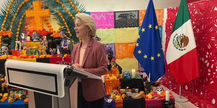 Con altar de Día de Muertos la Unión Europea honra la tradición mexicana