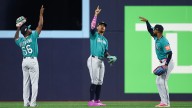 Seattle Mariners hit 3 HRs to beat Blue Jays 10