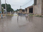 Autoridades de Telchac Puerto cierran calle por mal estado agravado por recientes lluvias