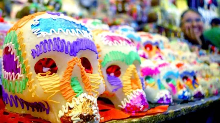 ¡Hora de colocar la ofrenda! Así puedes hacer calaveritas de azúcar caseras