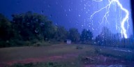 Teen hunter killed after lightning strike.