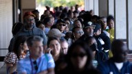 Video: Americans line up for free meals as shutdown threat sparks ‘no aid’ fears